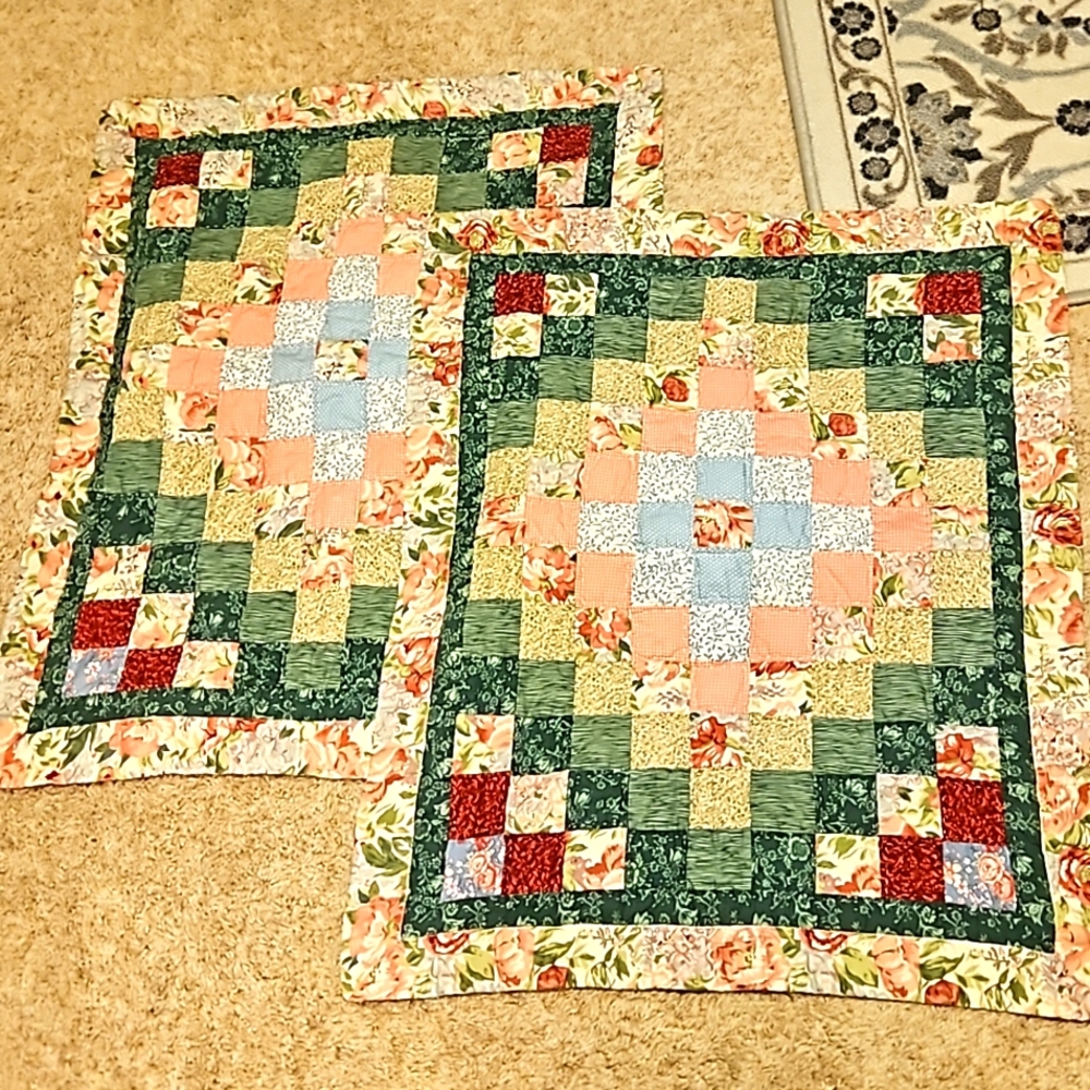 Quilted pillow sham set